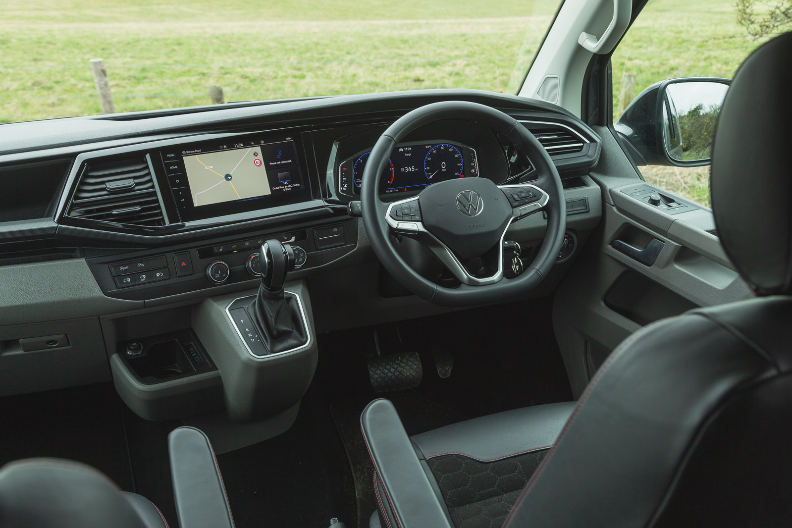 13 Volkswagen Transporter 2022 road test review dashboard