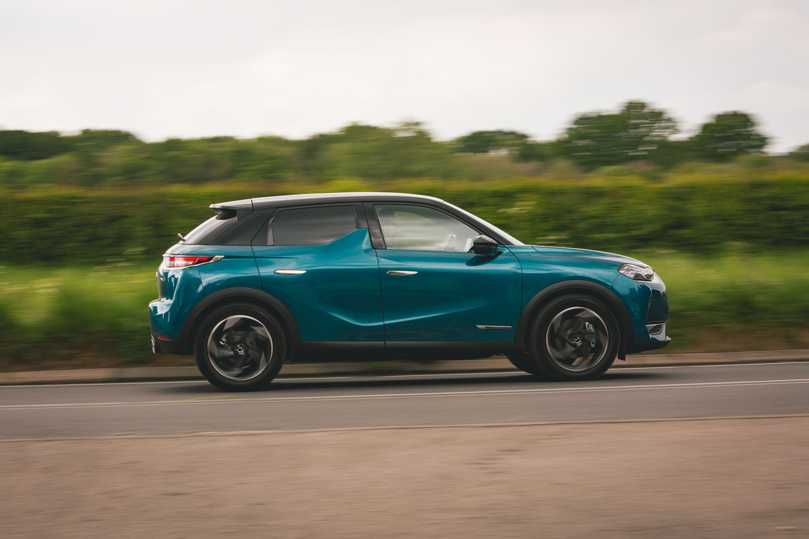 DS 3 Crossback 2019 road test review - hero side