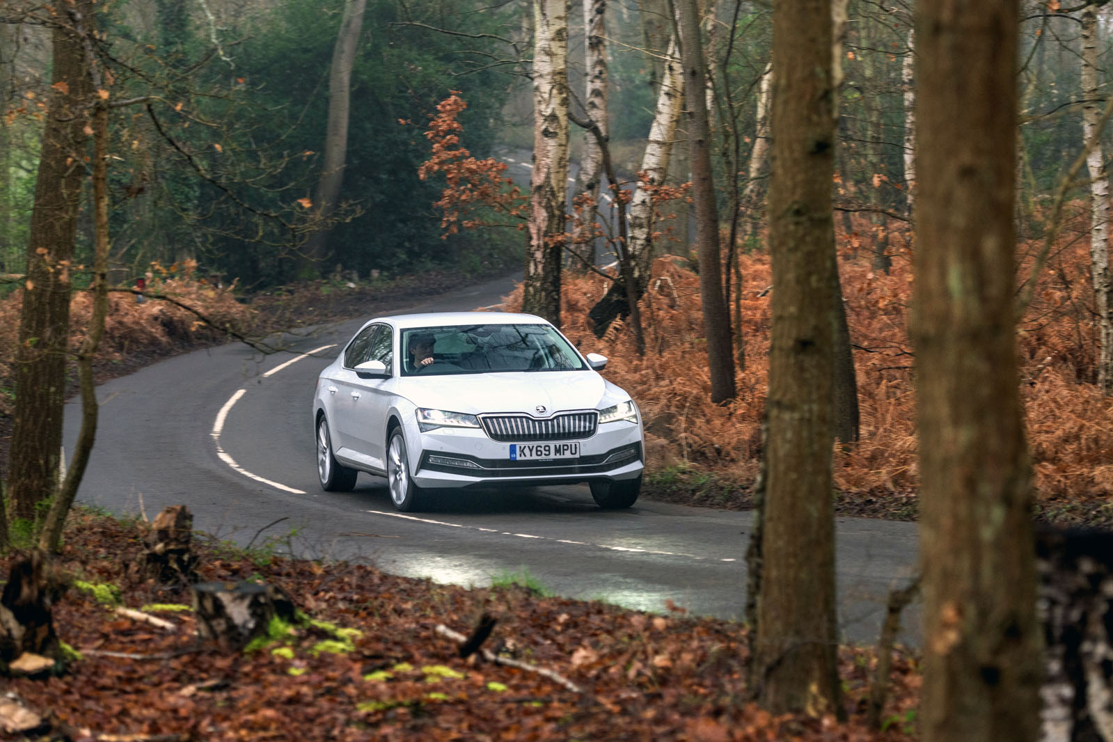 Skoda Superb iV 2020 road test review - on the road front