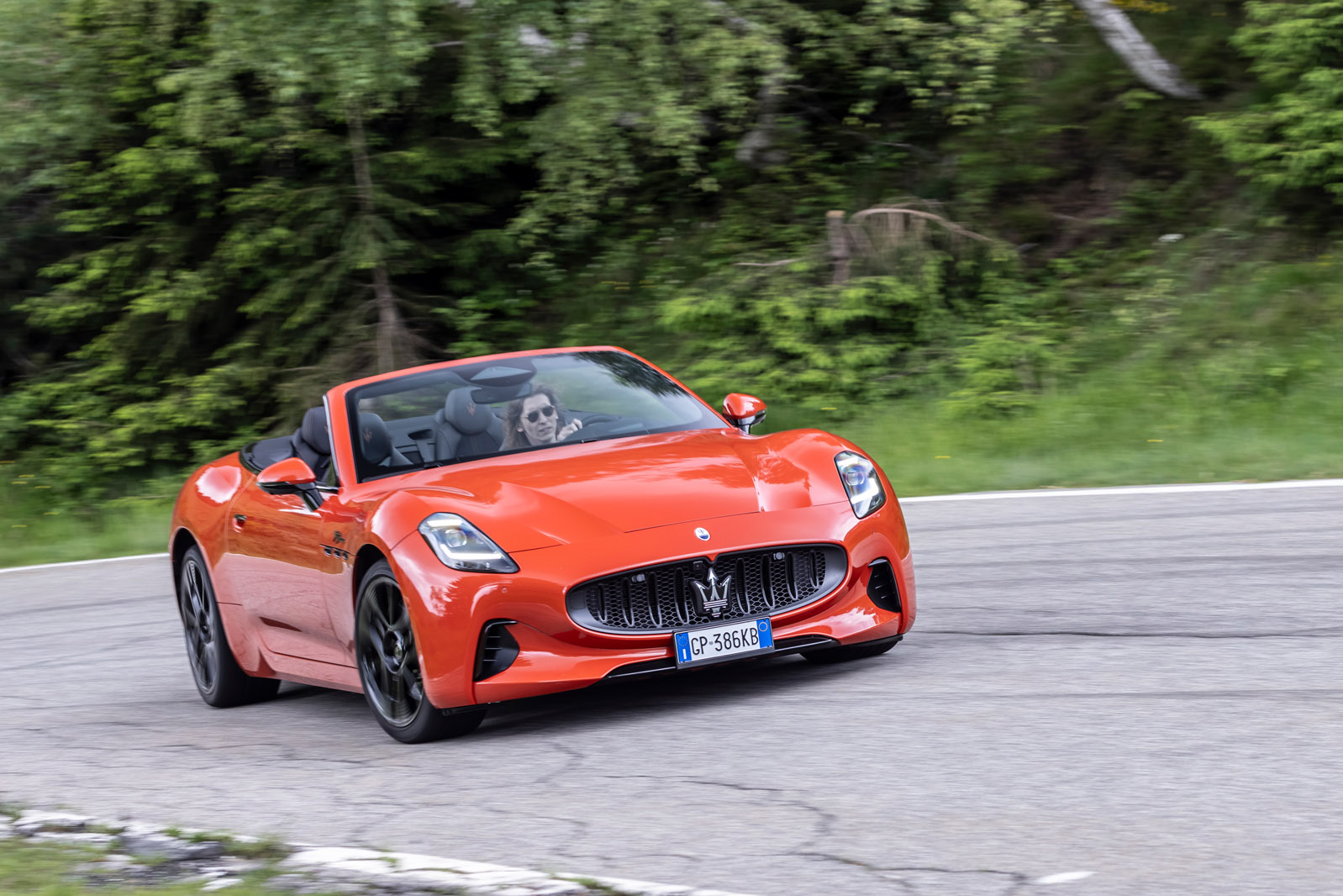 22 Maserati Granturismo review 2024 Grancabrio folgore front oversteer