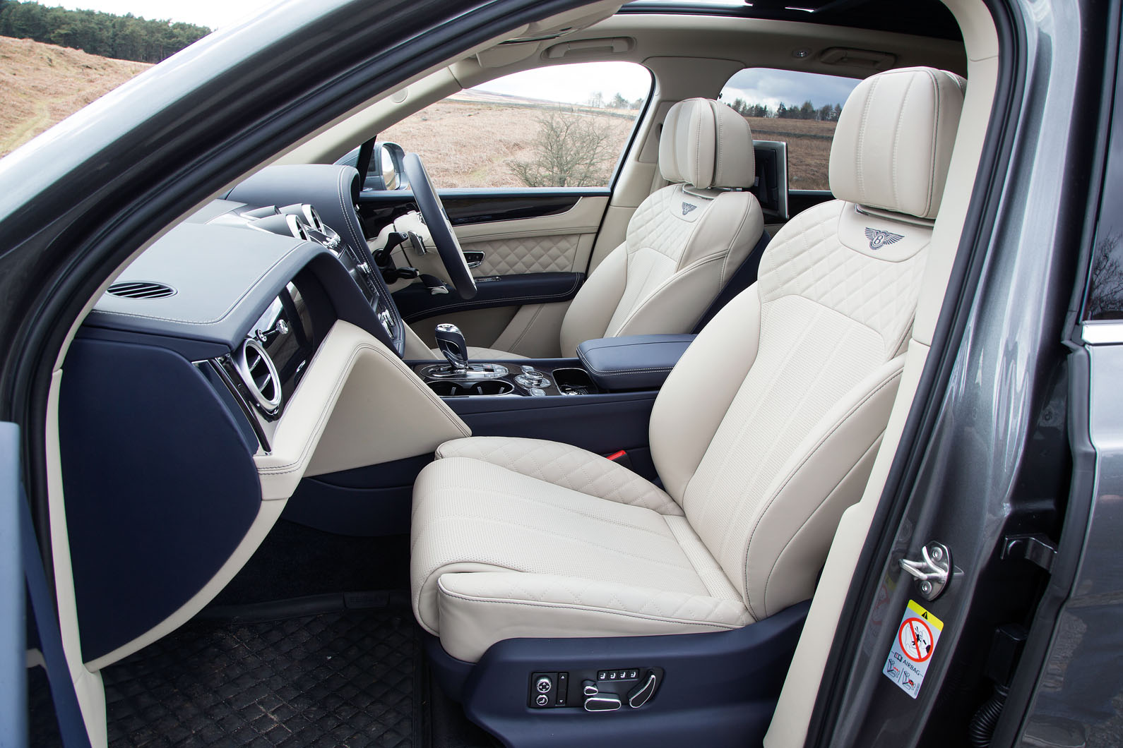 Bentley Bentayga interior