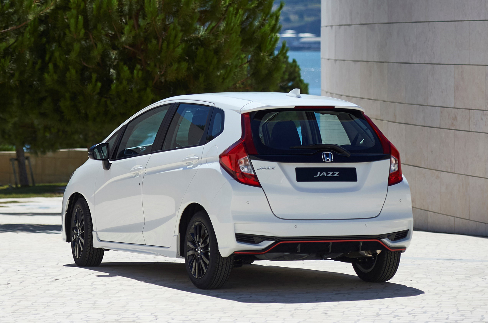 112204 Honda reveals fresh look and new engine option for jazz supermini