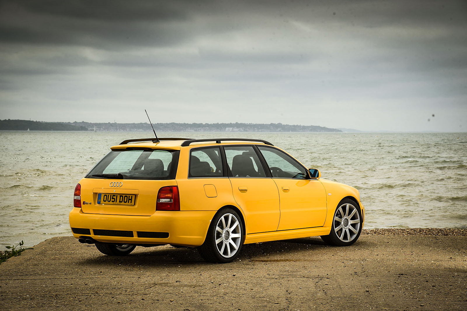 Audi rs4avant ubg 946