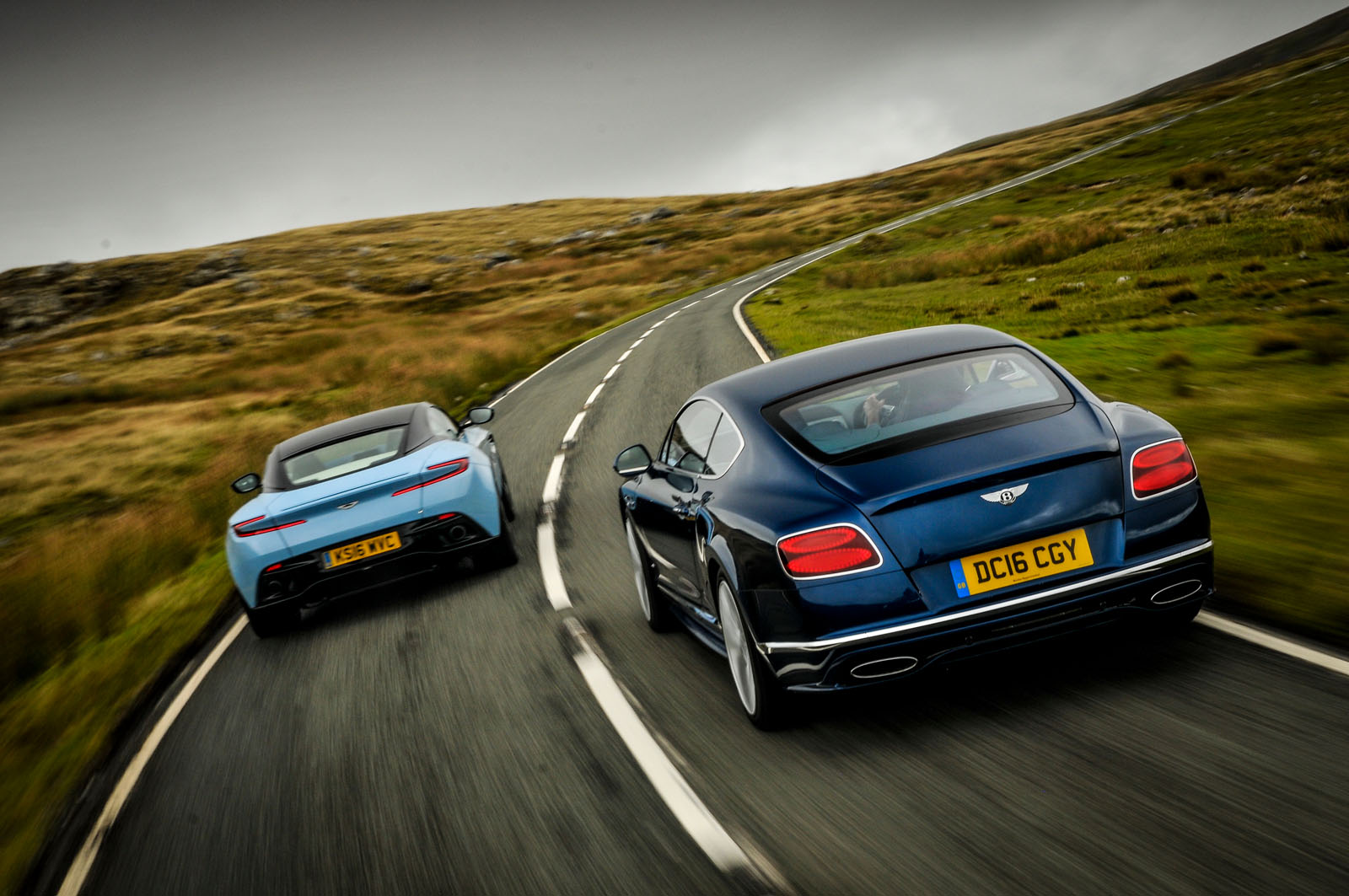 Db11 vs conti gt web 037