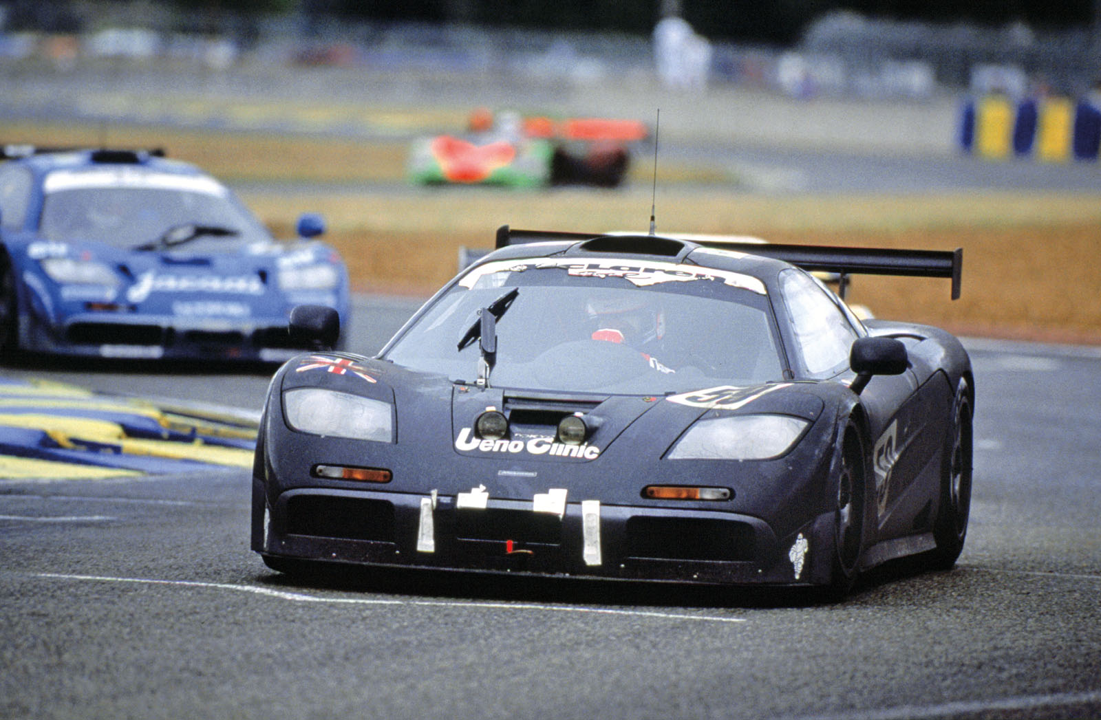 Ginetta 2703