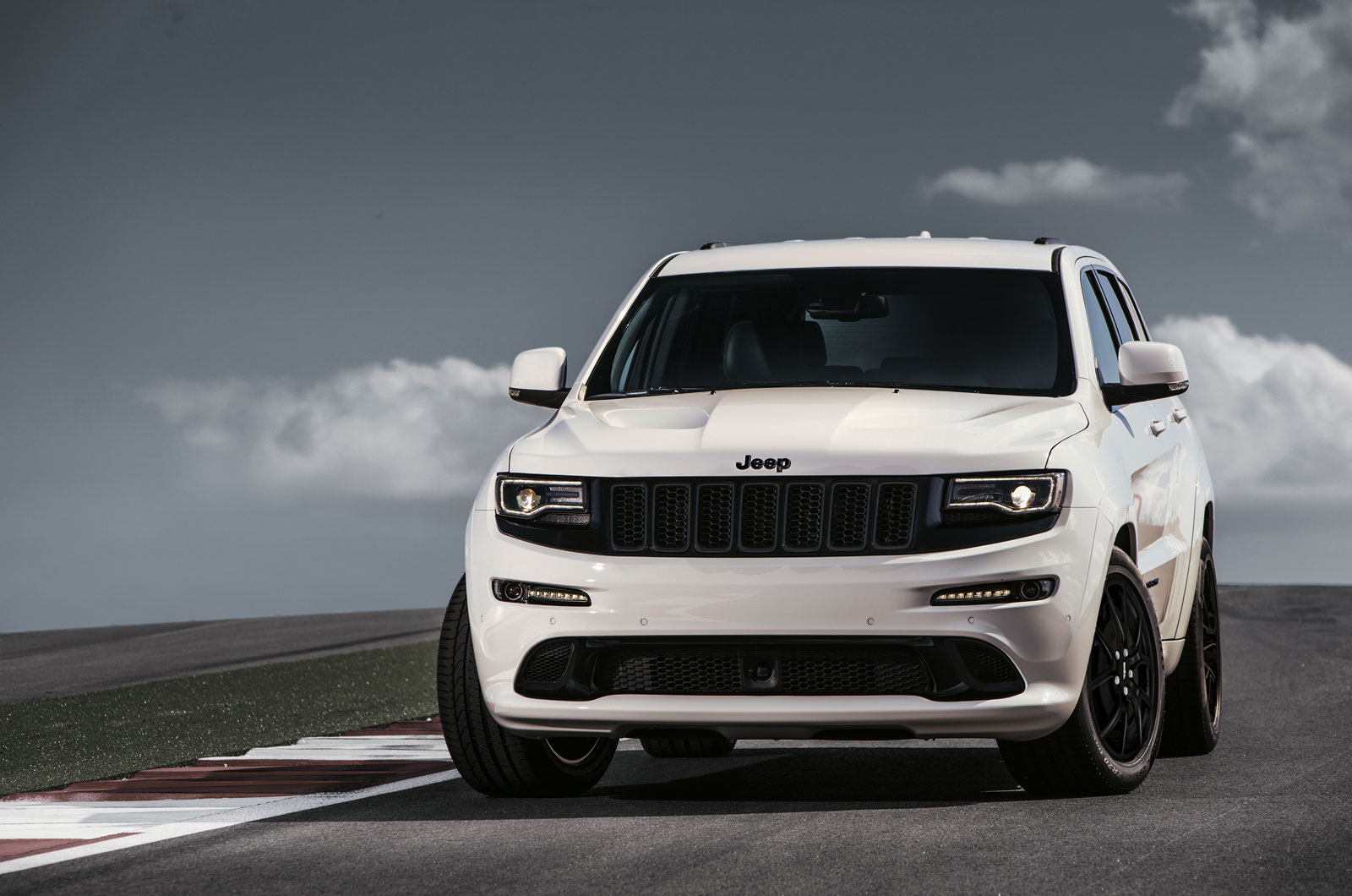 Grand cherokee srt night 2