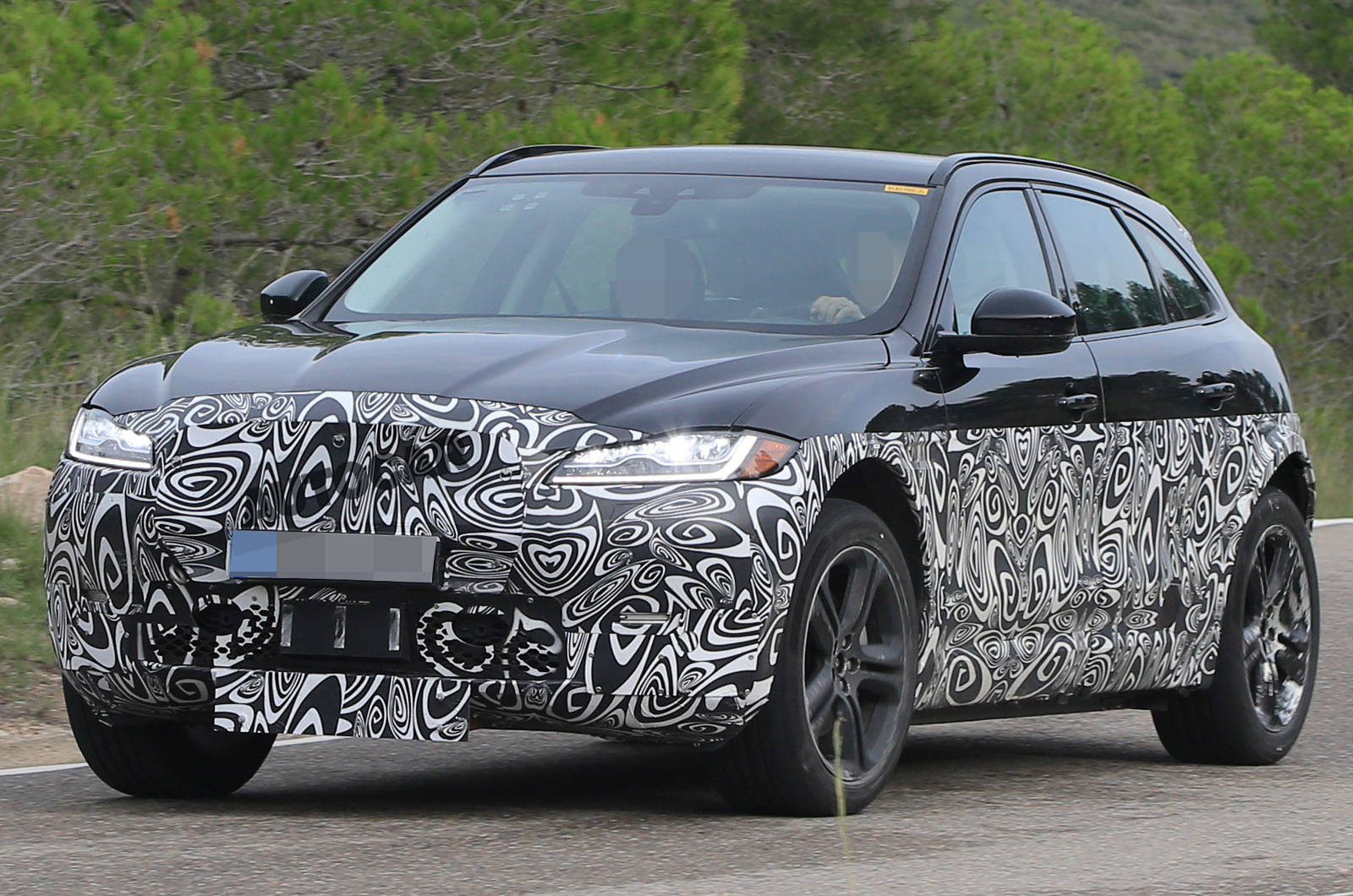 Jaguar i pace mule 002