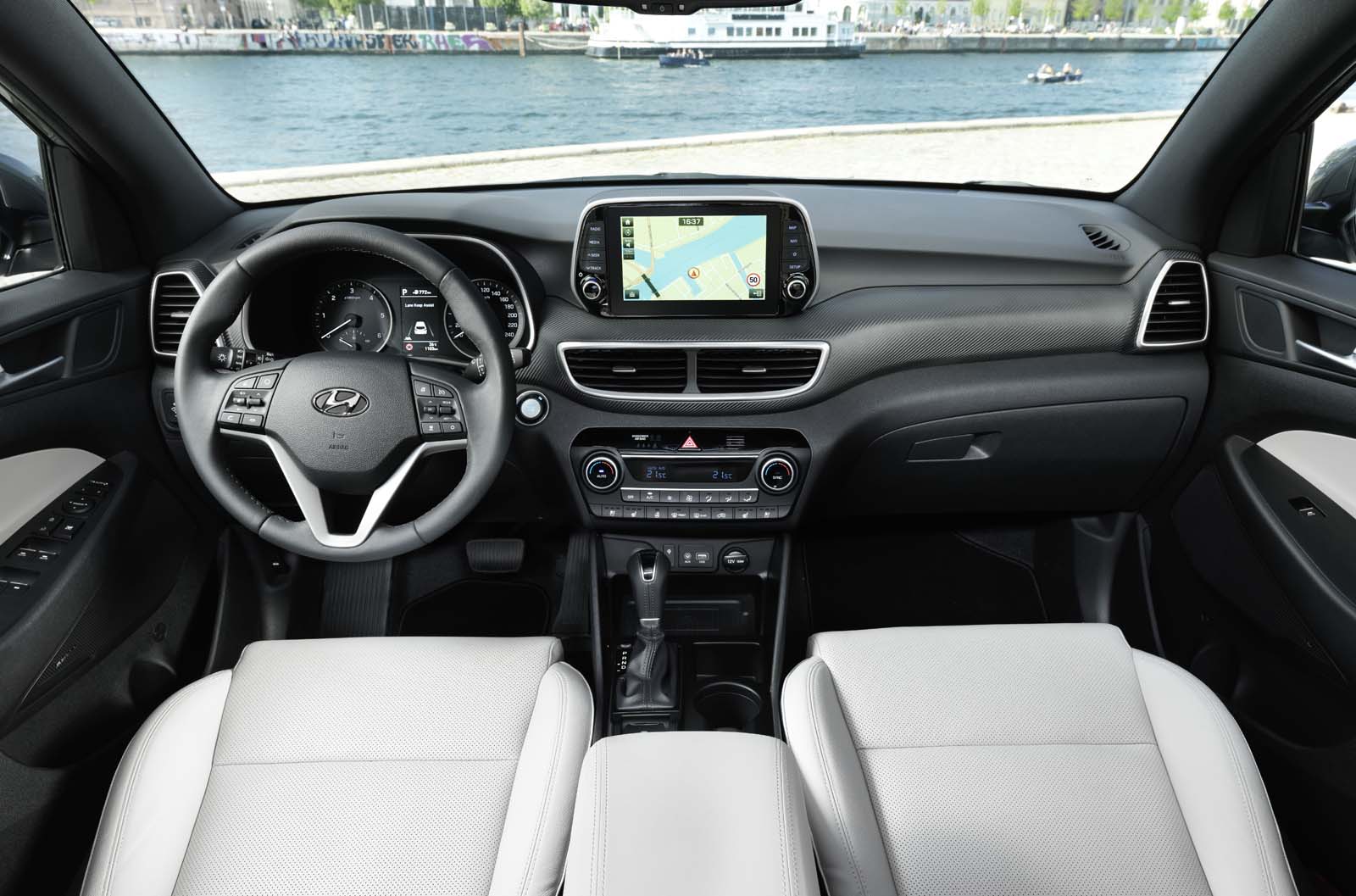 New hyundai tucson interior 1