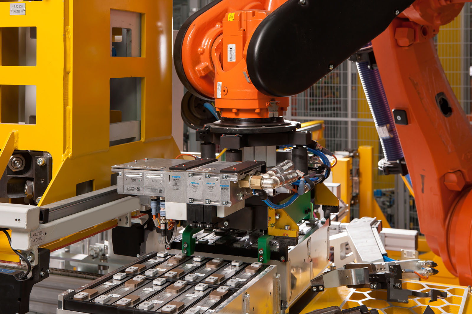 P90128018 highres bmw i3 production bm