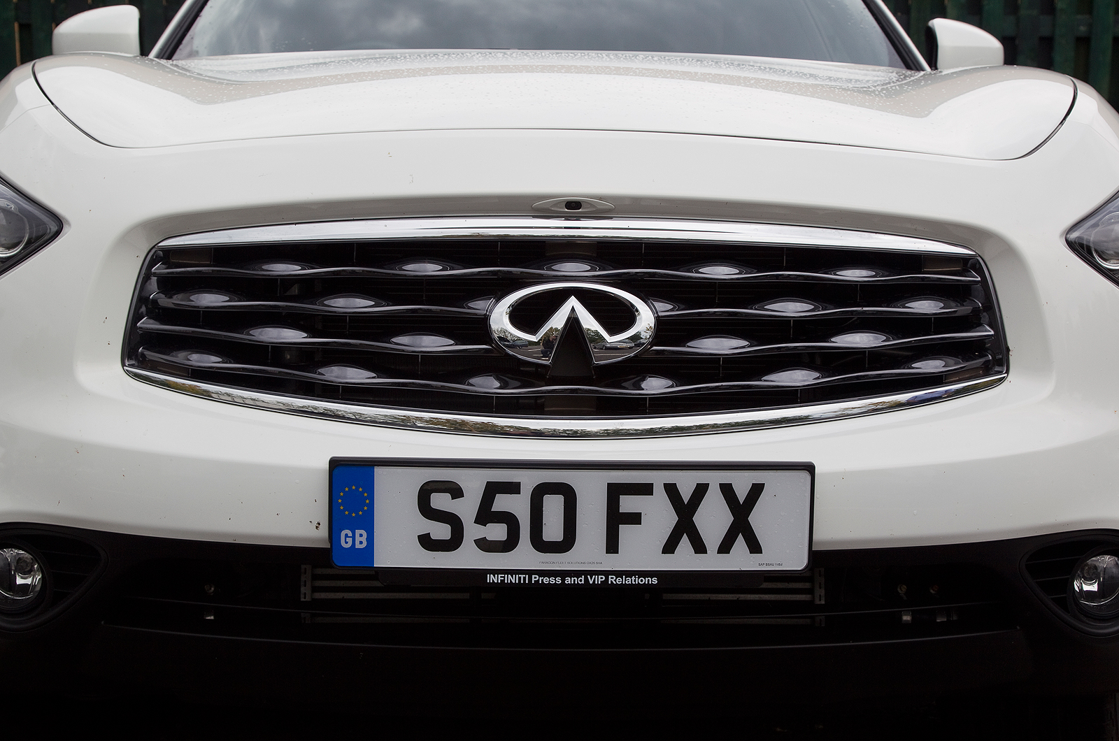 Infiniti FX front grille