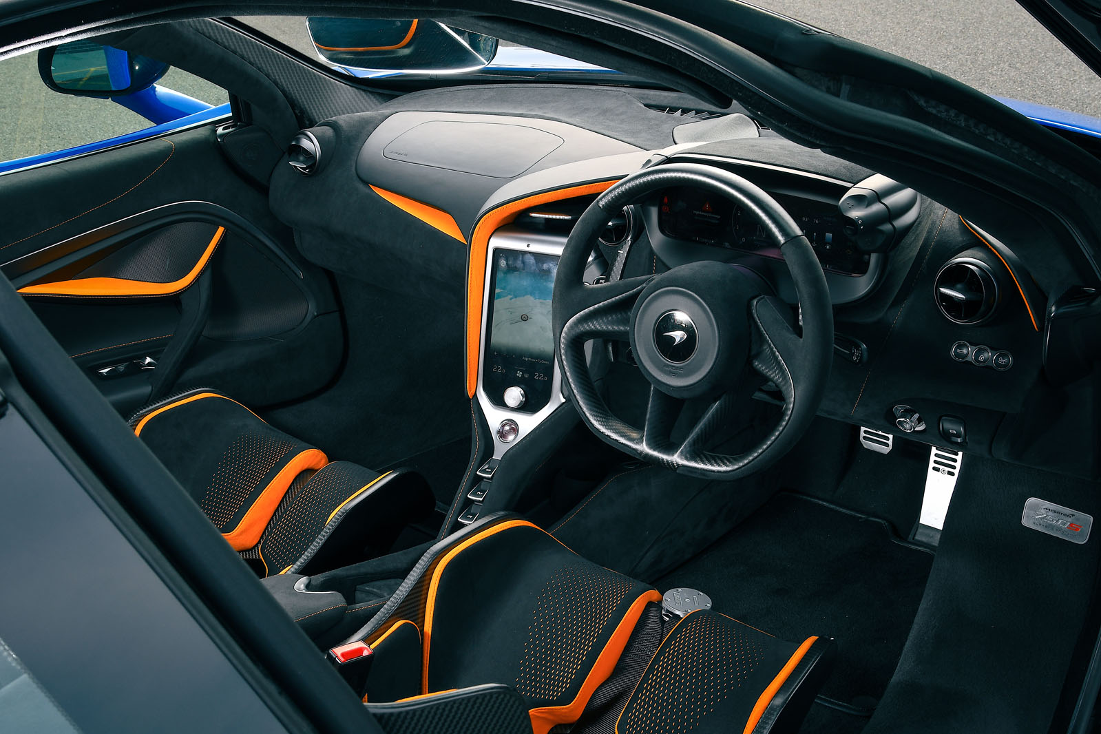 mclaren 750s review 2024 13 interior