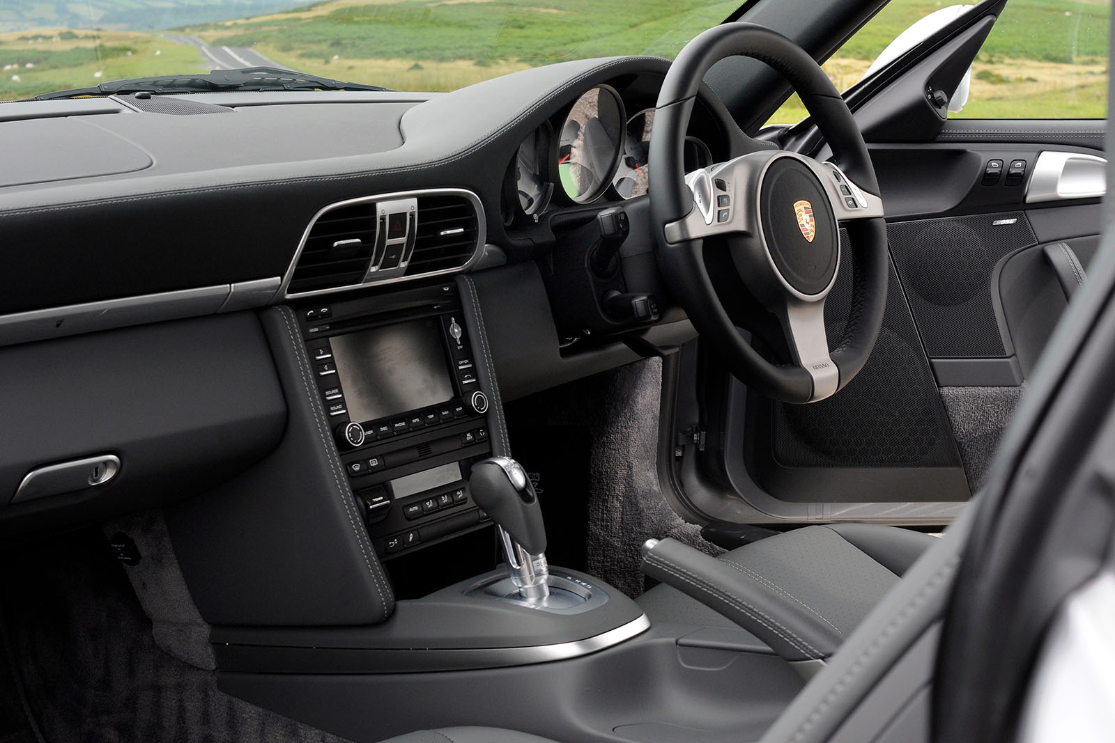 Porsche 911 Carrera interior