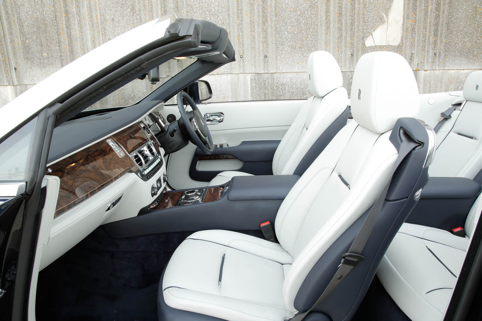 Rolls-Royce Dawn interior