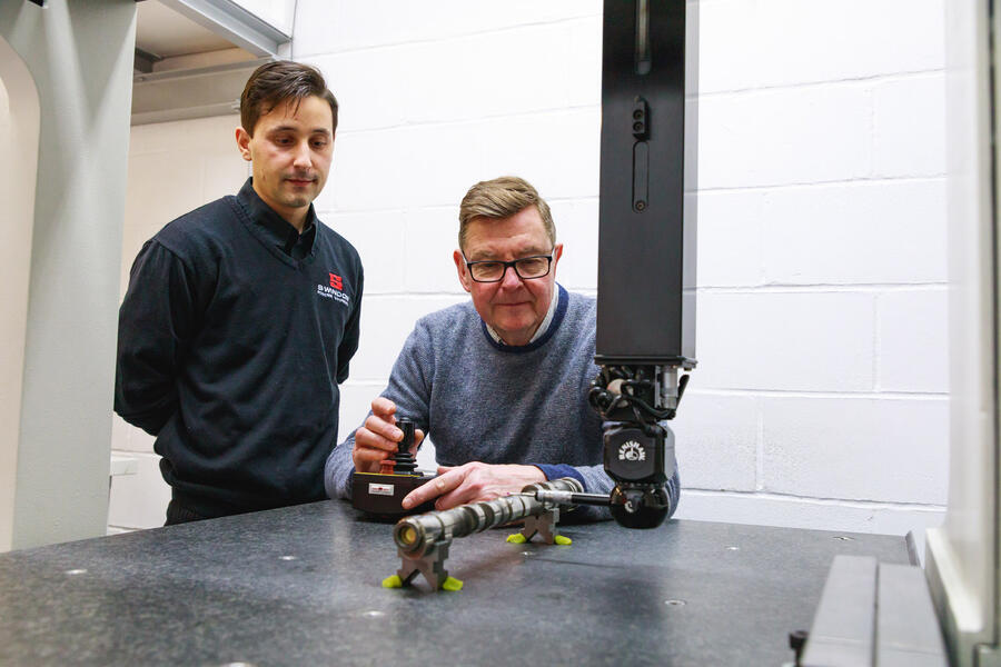 1 Jesse crosse using measuring machine