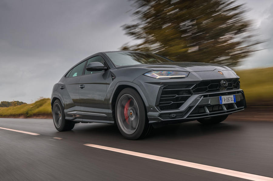 1 Lamborghini urus 2019 rt hero front 0