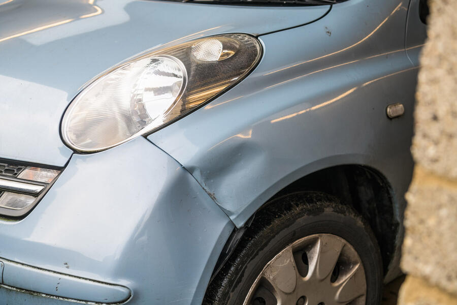 1 Nissan micra 2006 dent