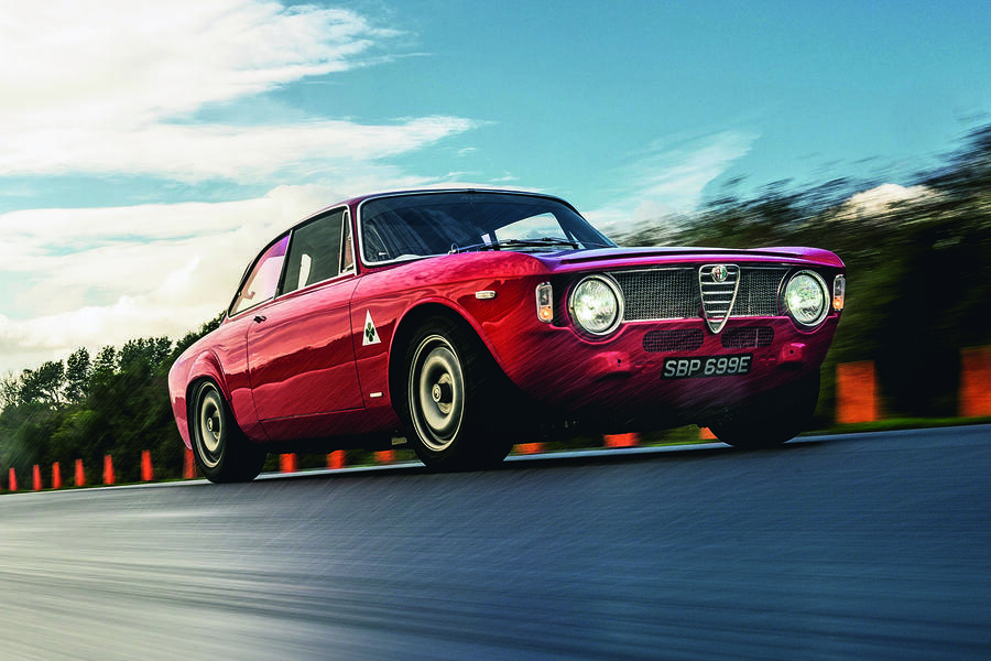 1 Restomods alfa hero front