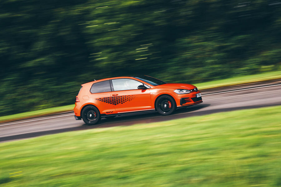 1 Volkswagen golf hero side