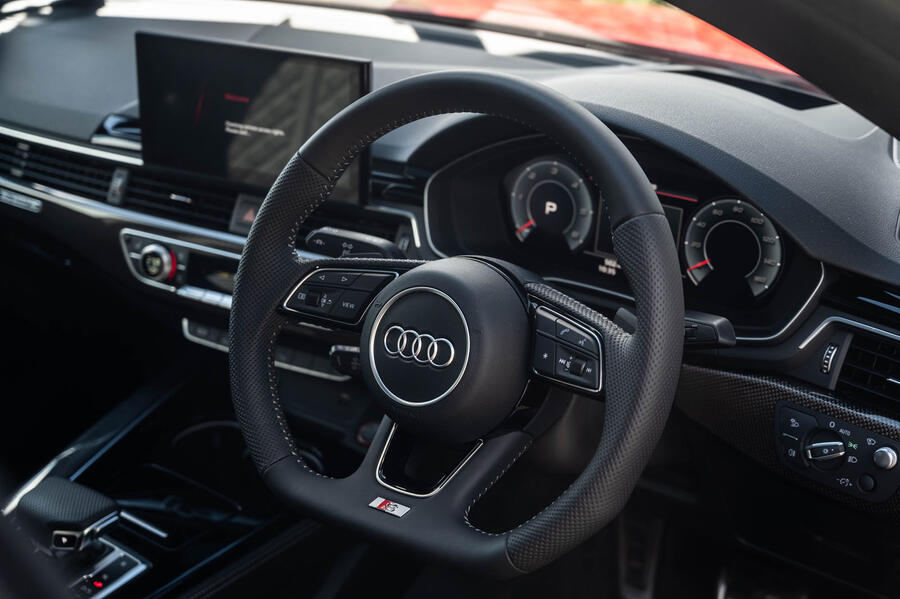 10 Audi s5 sportback 2020 lt dashboard