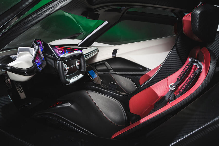 101 Apex ap 0 interior