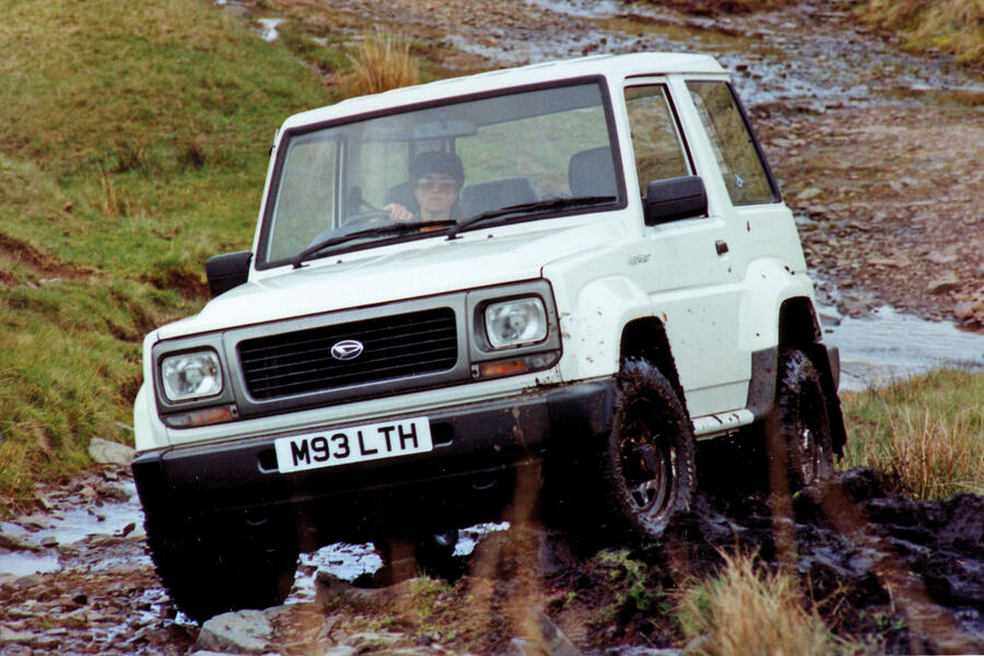 11 Daihatsu sportrak