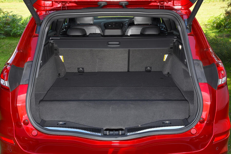 11 Ford mondeo hybrid 2021 long term boot