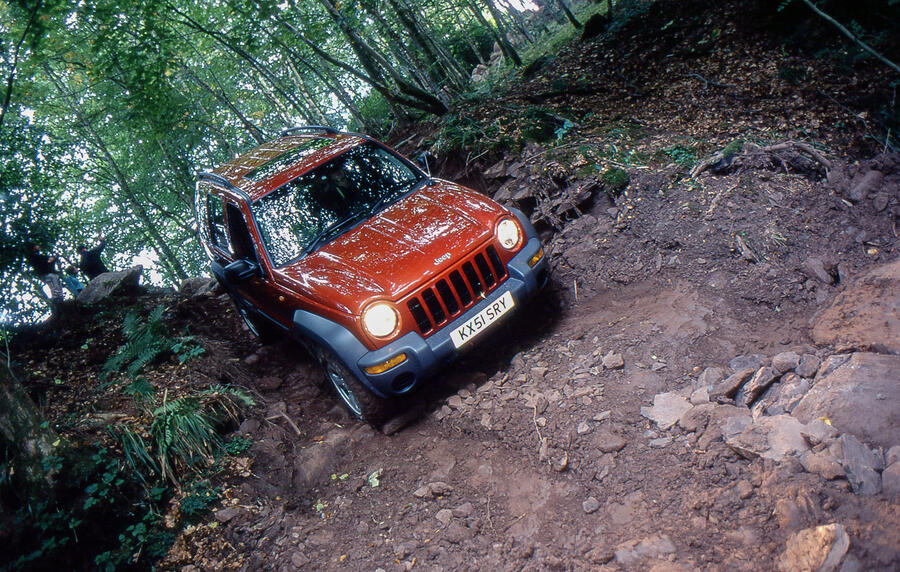 12 Jeep cherokee hero front