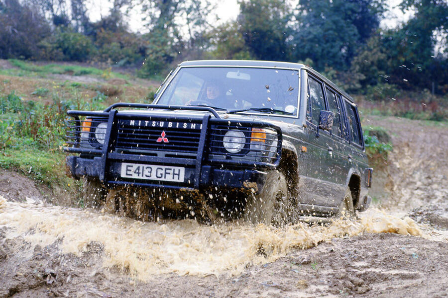 12 Mitsubishi shogun