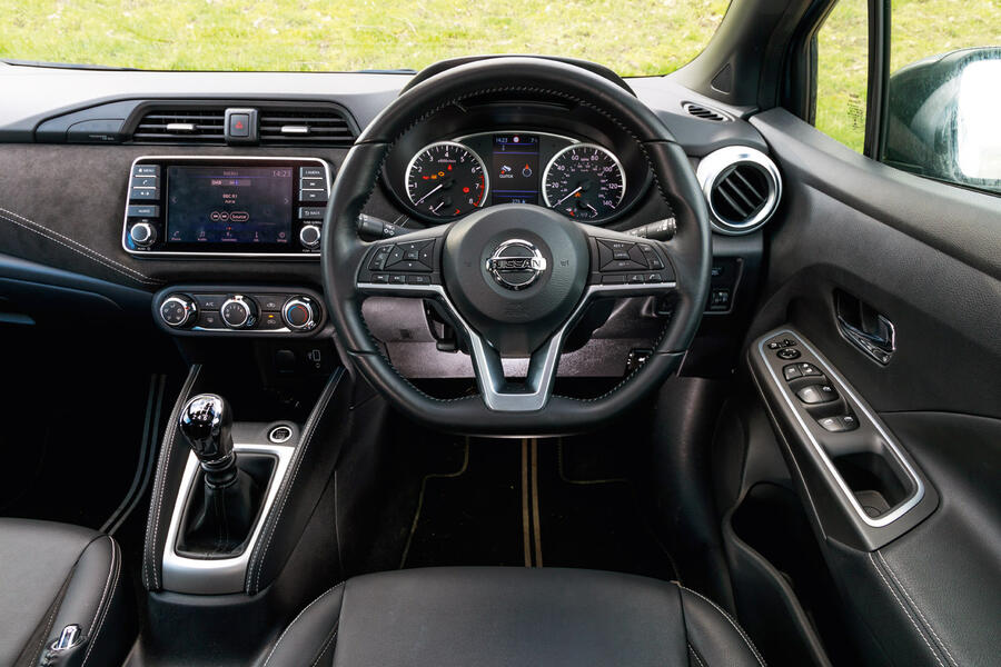 15 Nissan micra interior