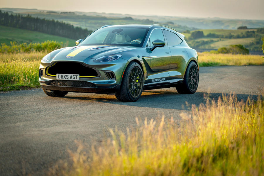 16 Aston dbx s render final 0