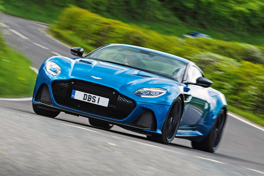 16 Aston martin dbs superleggera tracking front