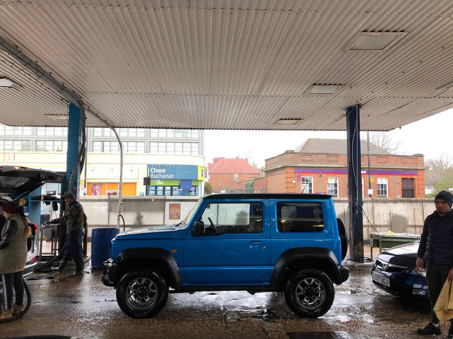 17 Suzuki jimny