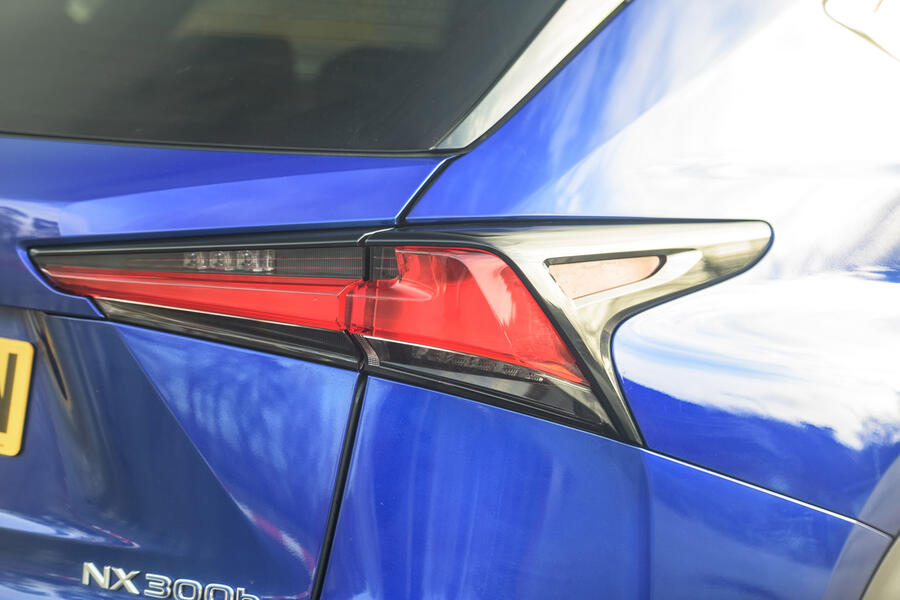 1 Lexus nx rear light