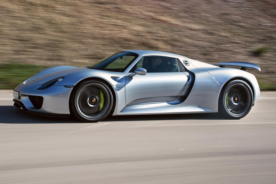 1 Porsche 918 hypercar 2