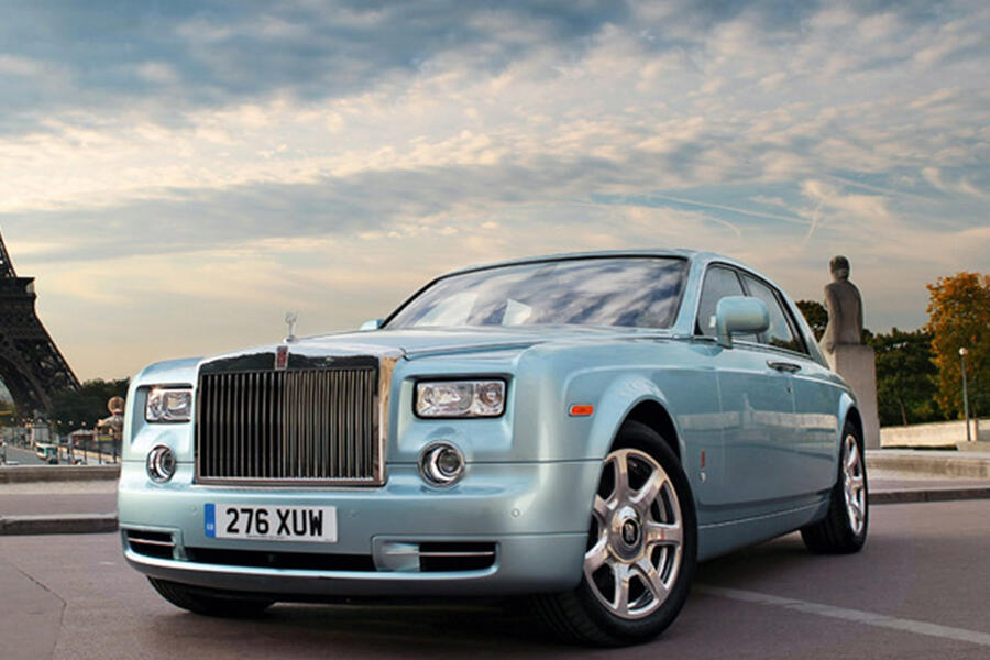 1 Rolls royce 102ex electric phantom 2020 stationary front