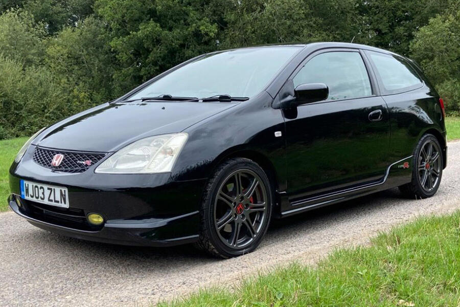 2 Honda civic type r front