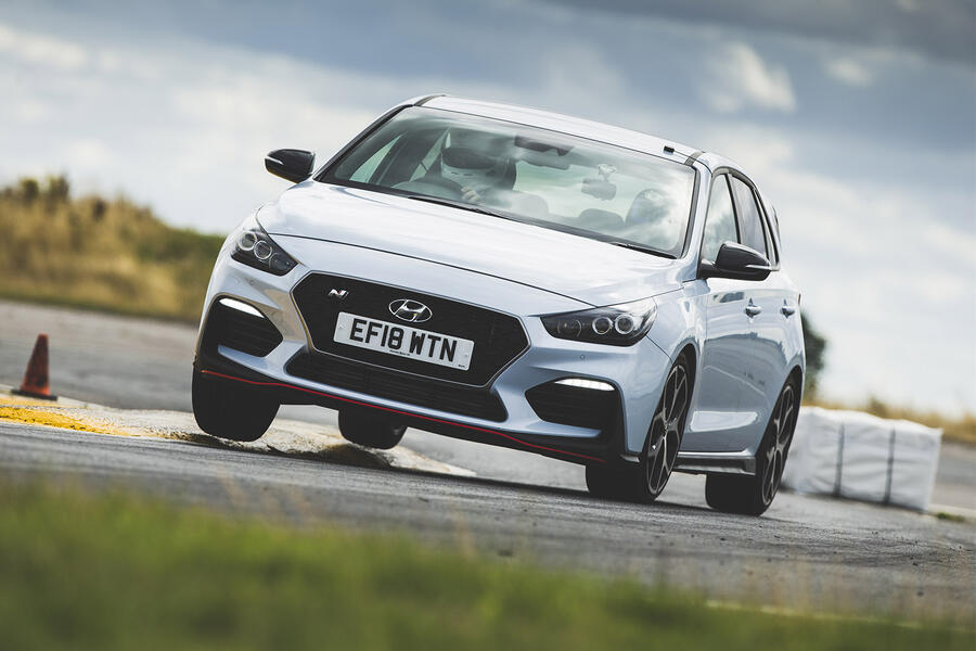 2 Hyundai i30 n front