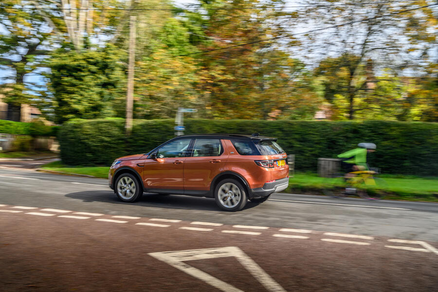 2 Land rover discovery sport 2020 lt hero rear