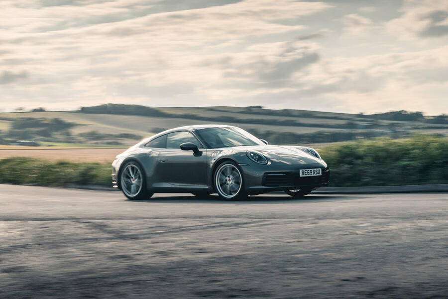 2 Porsche 911 carrera 2020 lt hero side