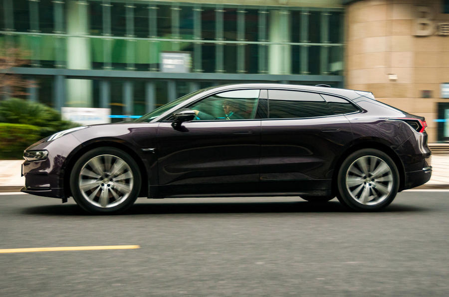 2 Zeekr 001 you 2022 first drive review side pan 0