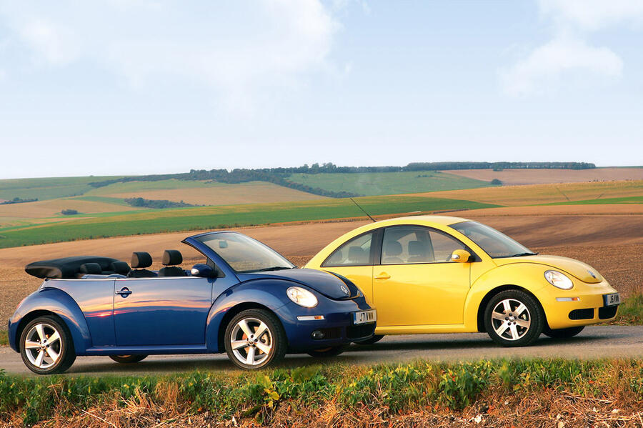 21 Volkswagen beetles stationary sides