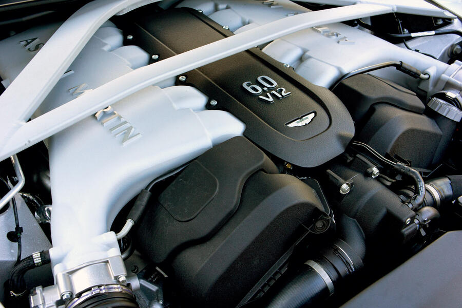 24 Aston martin db9 2005 engine 0