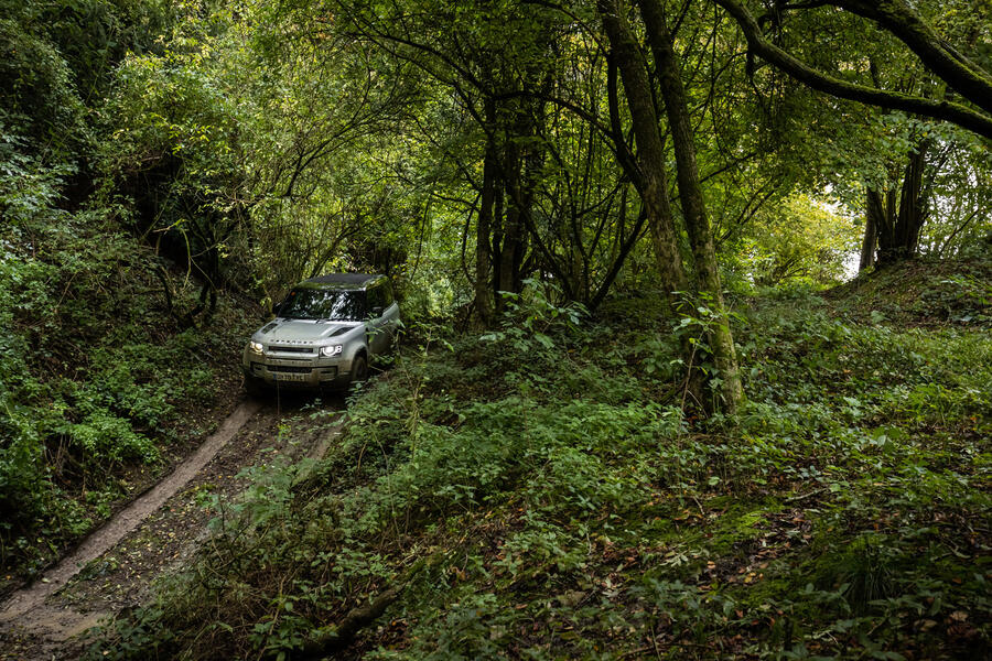 24 Lr def p300 indus silver eastnor 281020 037