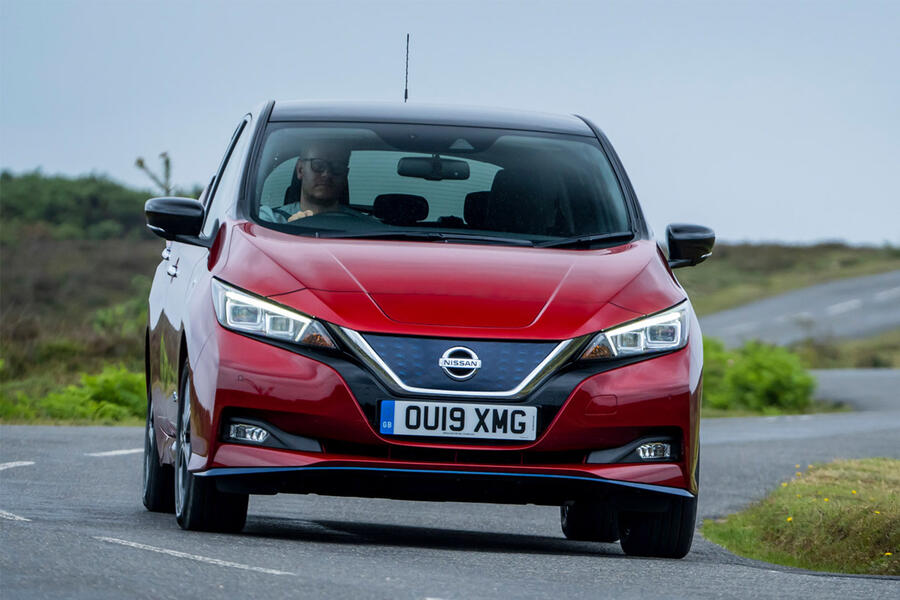 27 Nissan leaf 2019 hero front