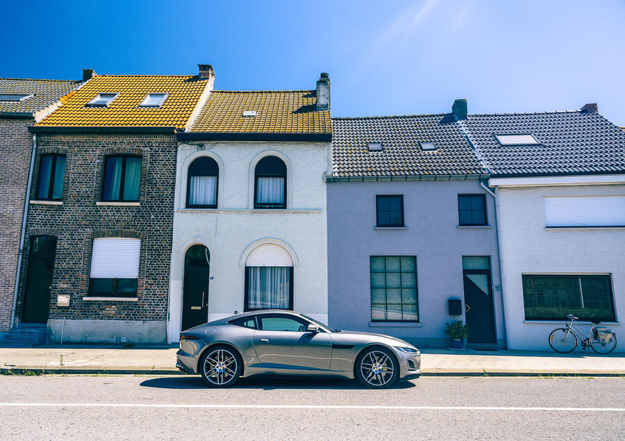 29 Jaguar f type side