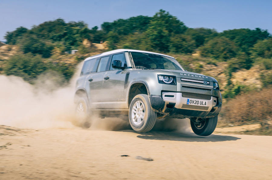 29 Land rover defender 0 0