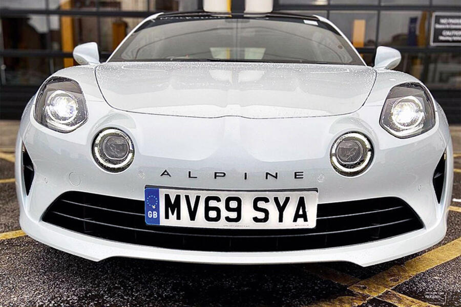 3 Alpine a110 s static front