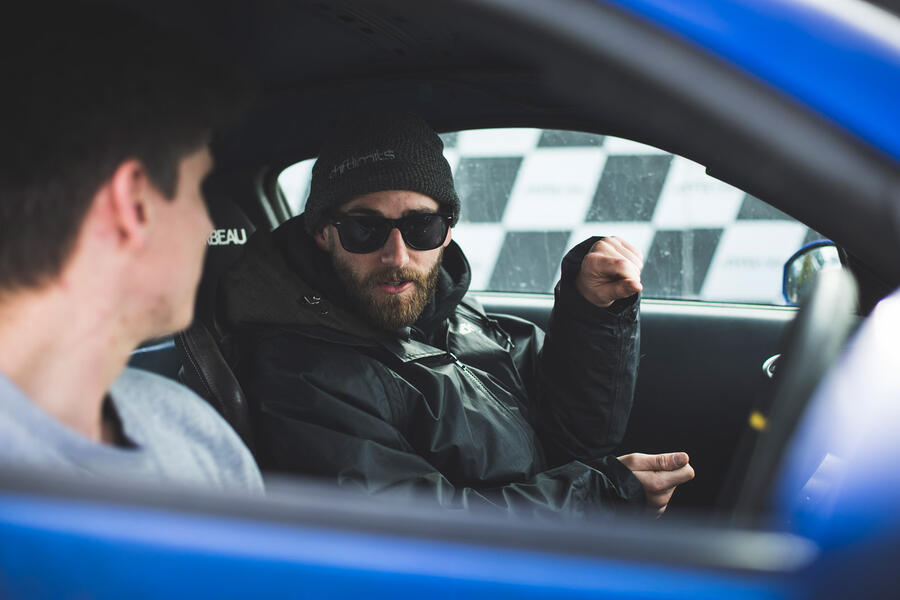 3 Nissan 350z interior