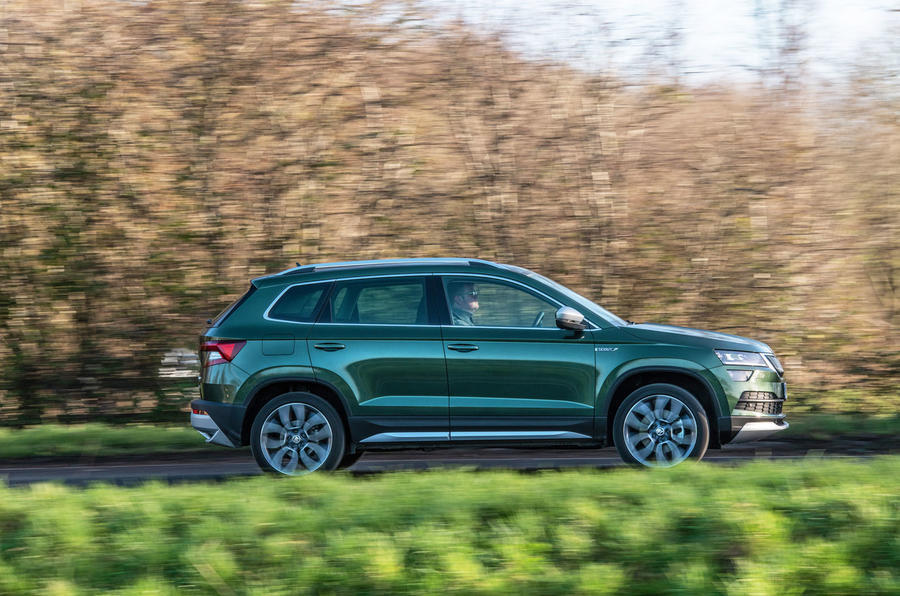 30 Skoda karoq scout 2019 rt otr side 0