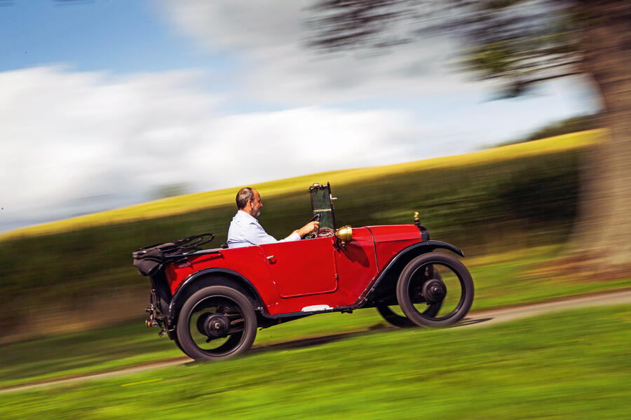 39 Austin 7 tracking side